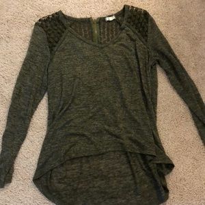 Green long sleeve with pattern